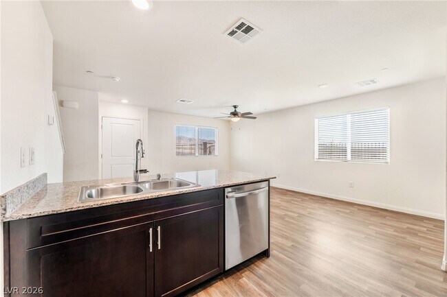 Building Photo - 2940 Beige Mist Ct