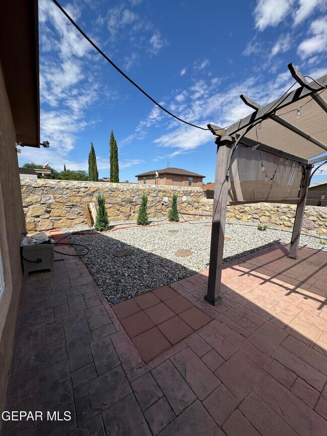 Building Photo - 14069 Jason Crandall Dr