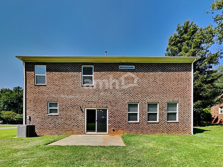 Building Photo - 5306 Dayan Dr