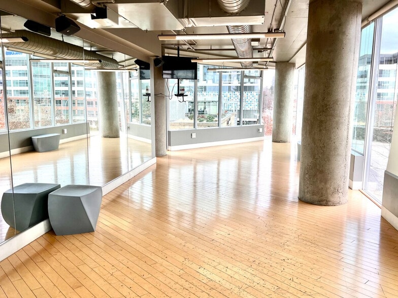 Building Photo - 11011 NE 9th St