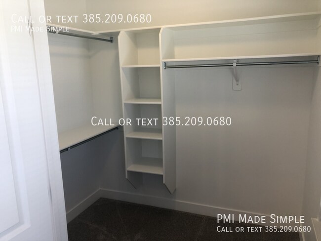 Building Photo - 1634 N Westview Ln