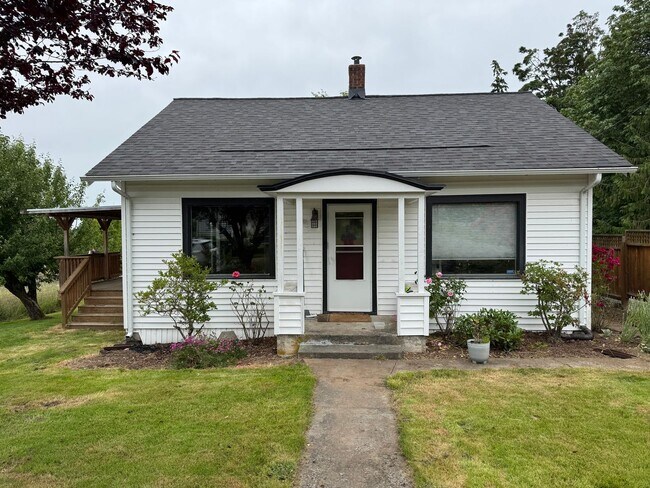 Building Photo - Country Living - 2 Bedroom 1 Bathroom