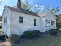 Building Photo - Modernized 3 bed 1 bath house