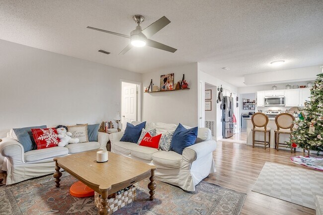 Building Photo - 5221 Grand Mesa Dr