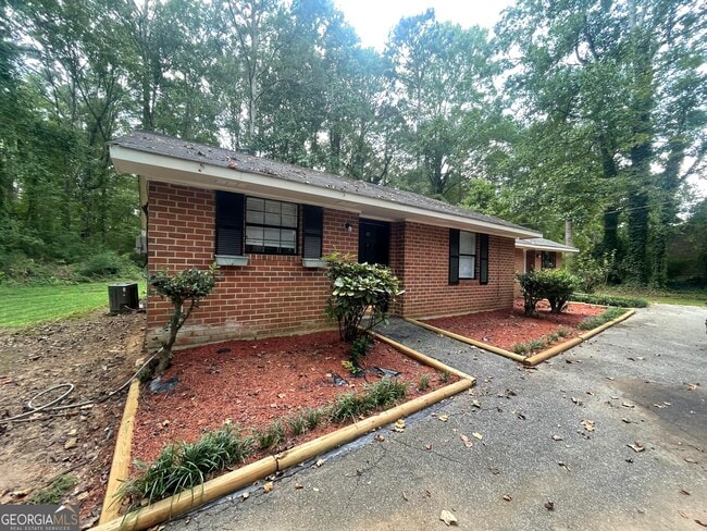 Primary Photo - 120 Windy Hill Pl