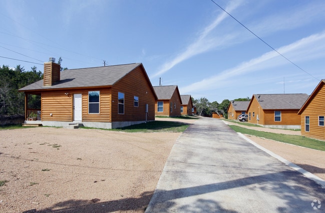 Building Photo - Creekside Villas