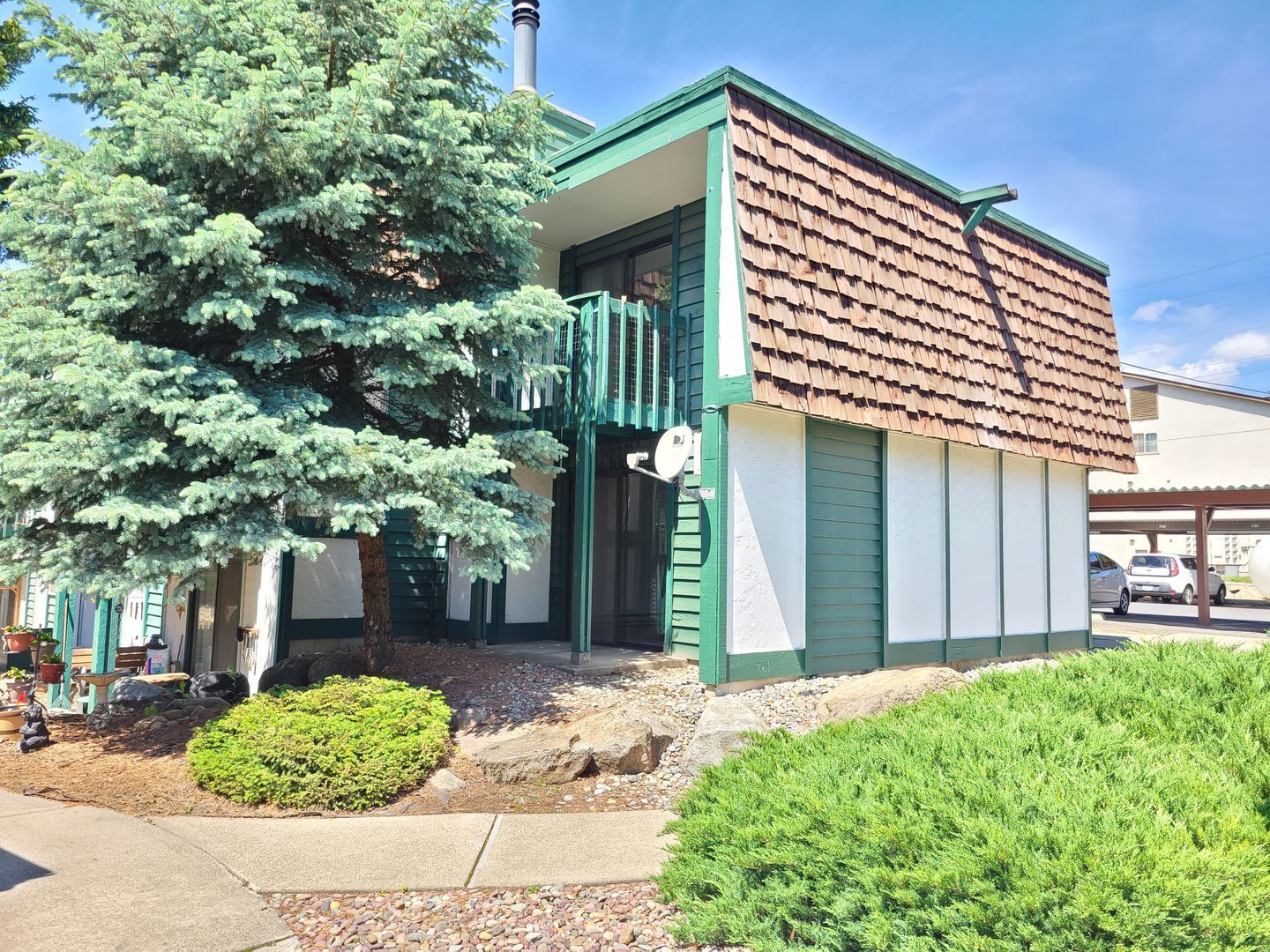 Building Photo - 2121 E Upriver Dr