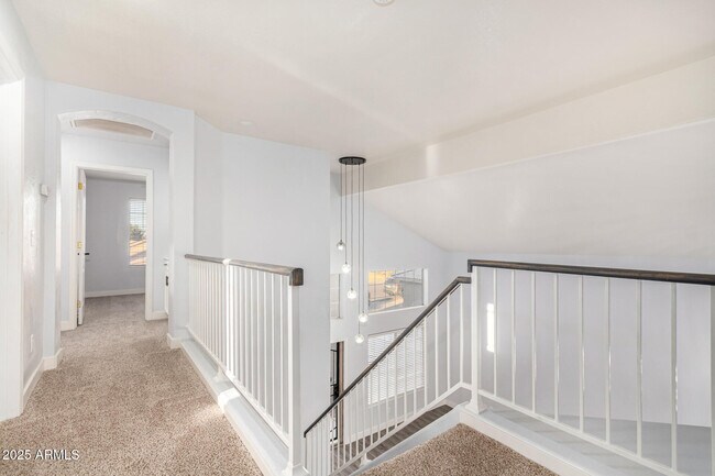 Building Photo - 1119 W Heather Ave