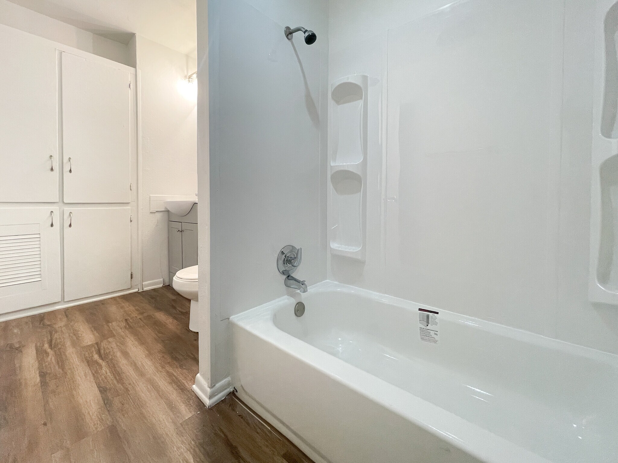 Building Photo - 3812 Pine Ave