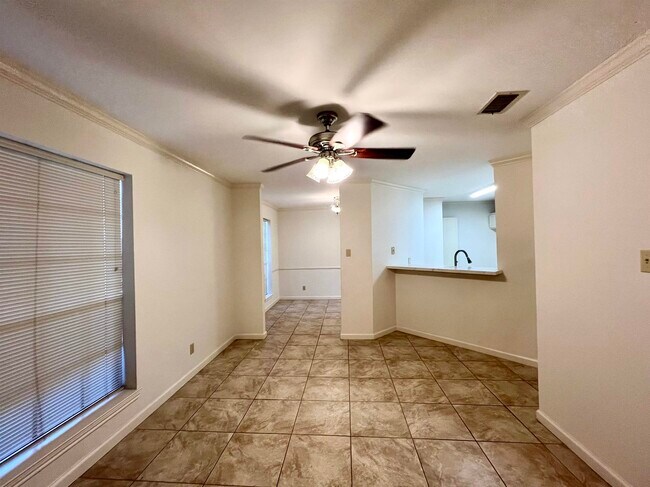 Building Photo - 601 St James Dr
