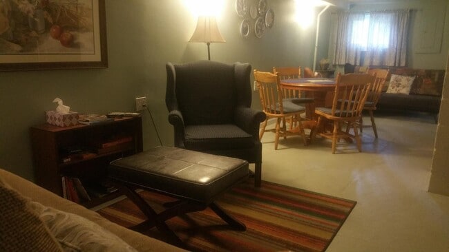 Building Photo - 186 White St