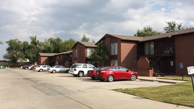 Building Photo - Willow Grove Apartments