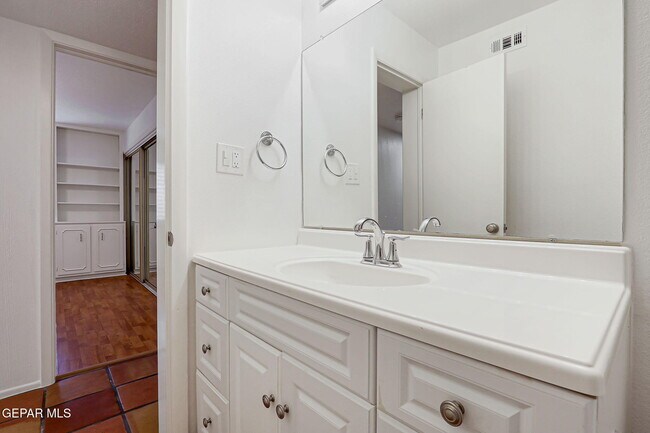 Building Photo - 252 Shadow Mountain Dr