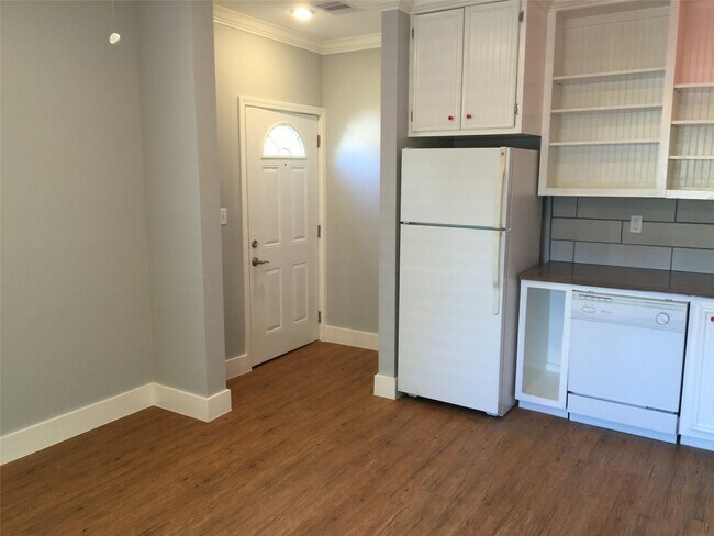 Building Photo - 1107 13th St