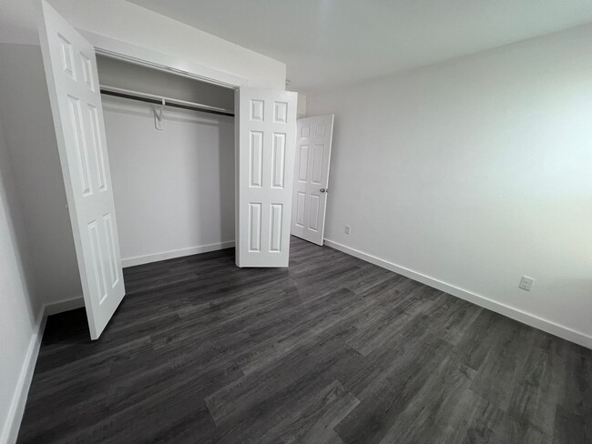 Building Photo - Updated 3-Bedroom Townhome for Rent in Eas...