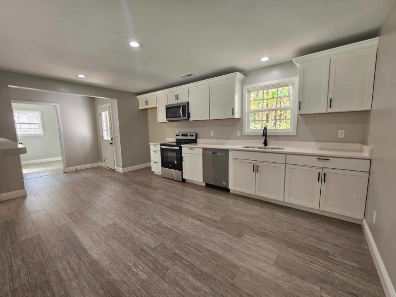 Building Photo - 1590 Needham Dr