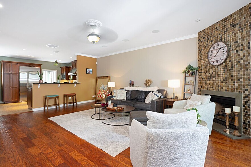 Building Photo - 8172 Manitoba St