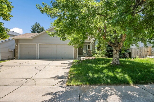 Building Photo - $2,900.00 4 bed, 3 bath, located in Aurora...