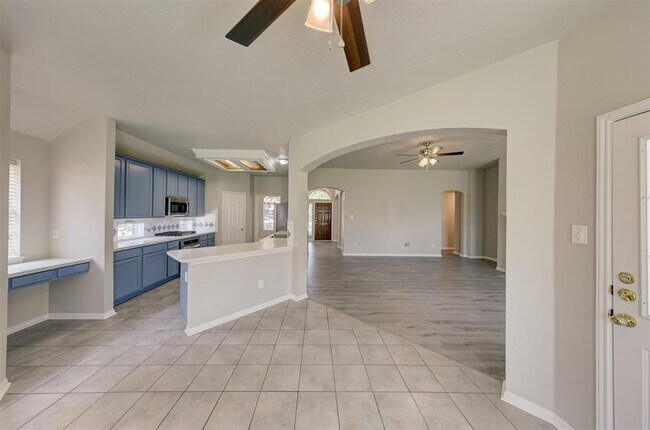 Building Photo - 2107 Crossbay Ct