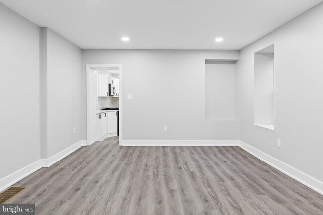 Building Photo - 449 Delmar St