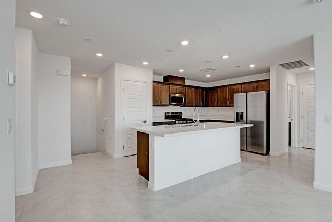 Building Photo - Like New Townhome at Falcon Ridge