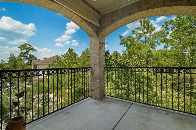 Building Photo - 6607 Lake Woodlands Dr