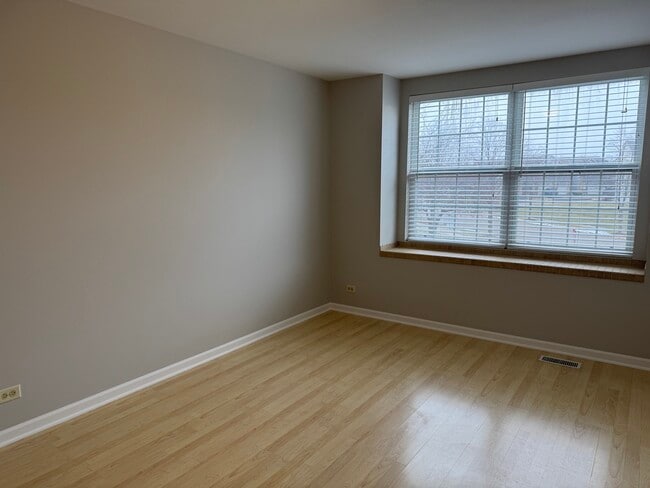 Building Photo - 924 Windstone Ct