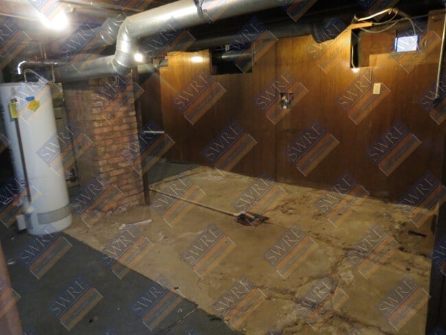 Building Photo - 215 Thomas-