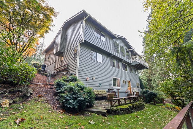 Building Photo - 12135 107th Ave NE