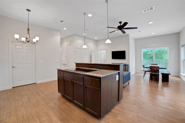 Building Photo - 520 Double Eagle Rnch Dr