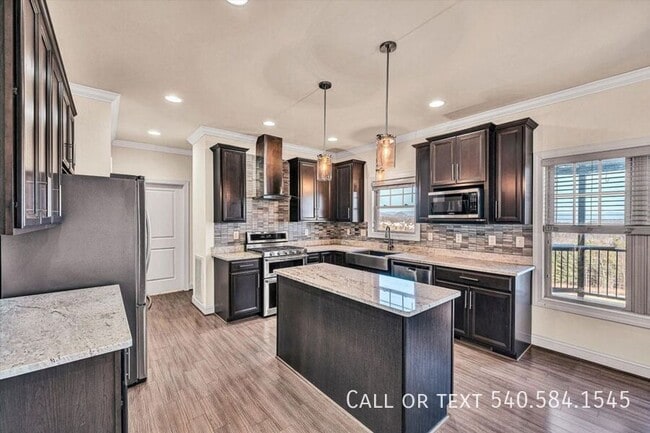 Building Photo - 6982 Linn Cove Court