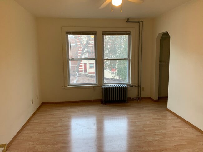 Building Photo - 635 Howard Pl