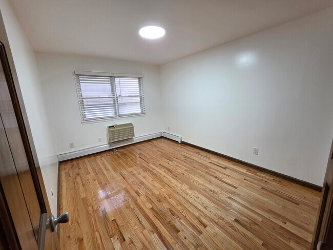 Building Photo - 40-17 215th Pl