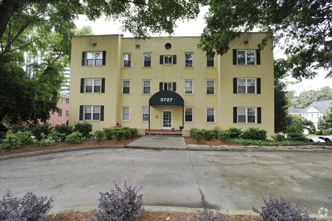 Building Photo - Peachtree Manor