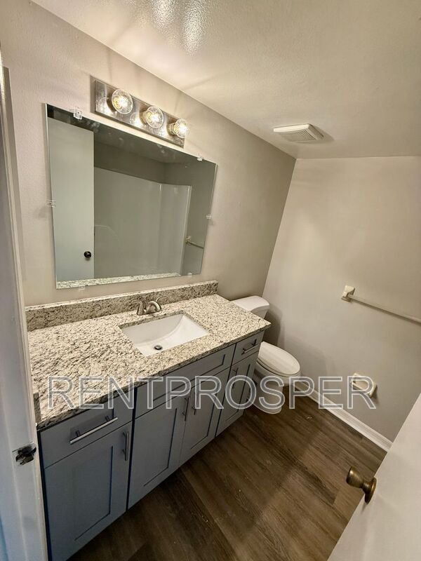 Building Photo - 1044 Mollie Ln