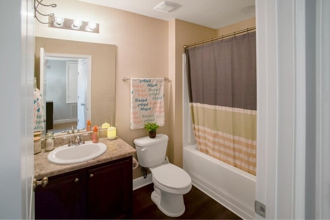 Building Photo - 141 Iron Horse Dr W
