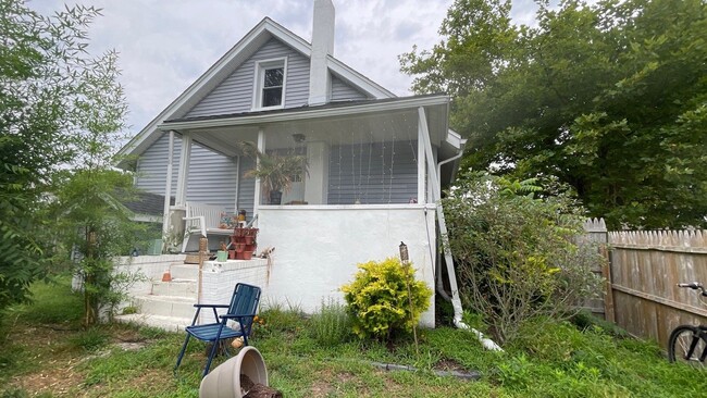 Building Photo - 558 Cincinnati Ave