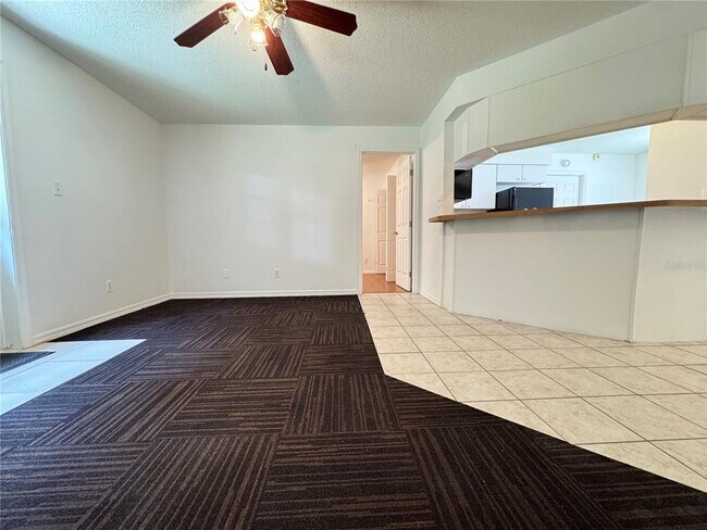 Building Photo - 215 Pinehurst Dr