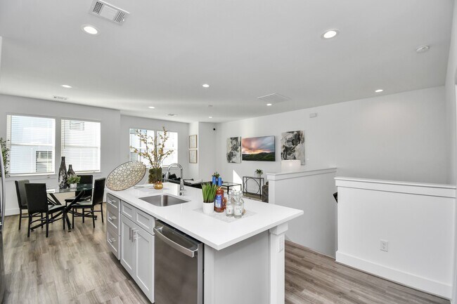 Building Photo - 9005 Laverne Oak Ln