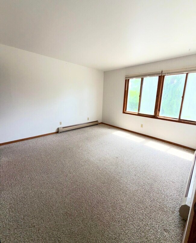 Building Photo - 221 Nautilus Dr