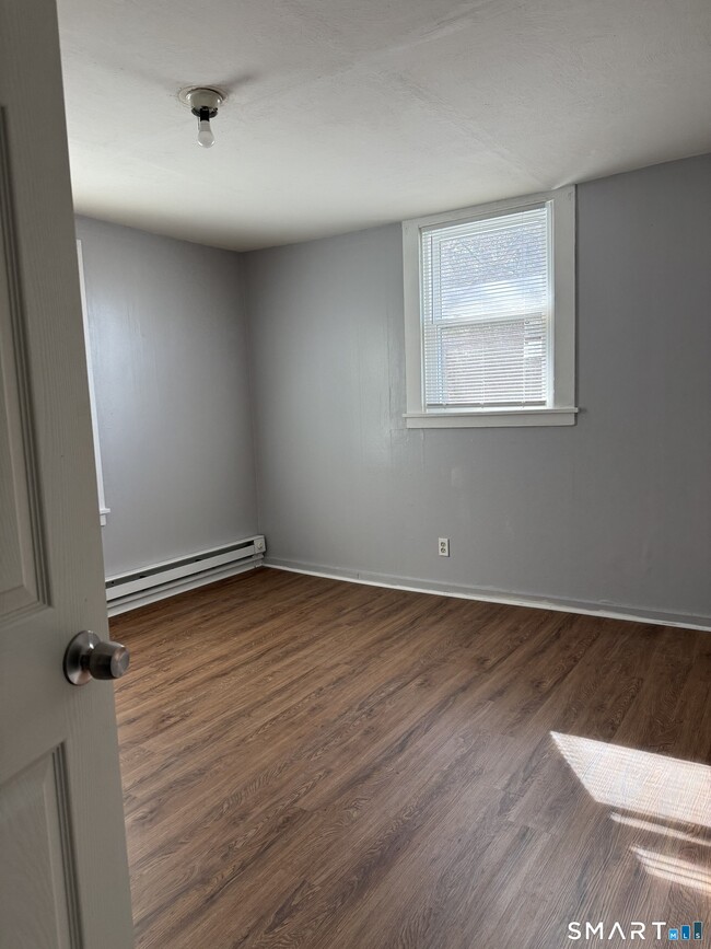 Building Photo - 8 Rodgers Pl