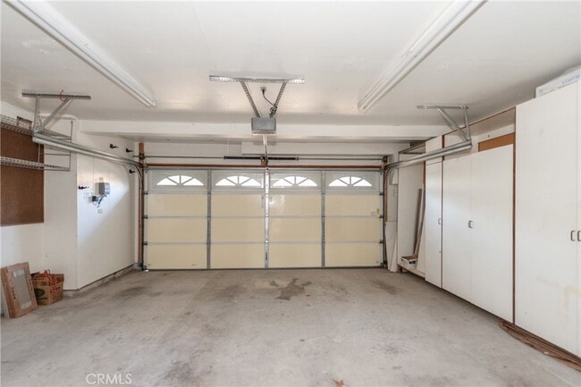 Building Photo - 6 Elderberry