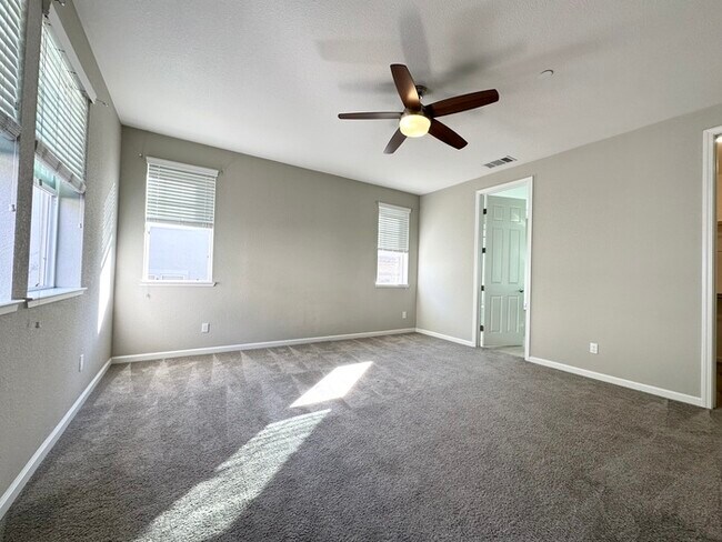 Building Photo - 6025 Palermo Way