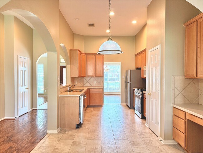 Building Photo - 16518 Wheatmill Ct