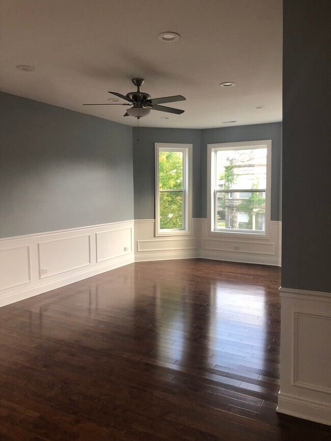 Building Photo - 3852 W Monroe St