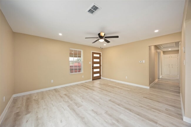 Building Photo - 3001 FM 360 Rd