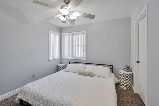 Building Photo - Your Spacious DREAM Home in The Heart of Gilbert!