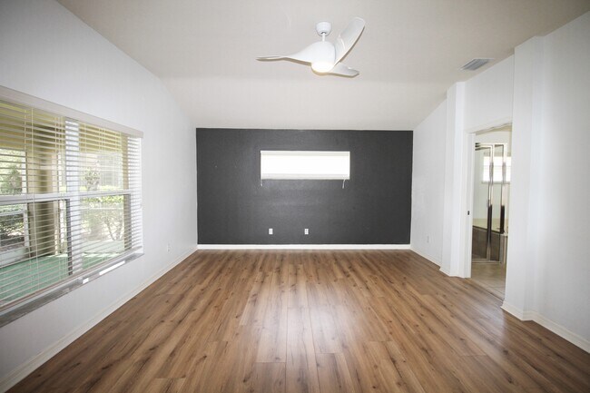 Building Photo - 6428 Waverly Green Way