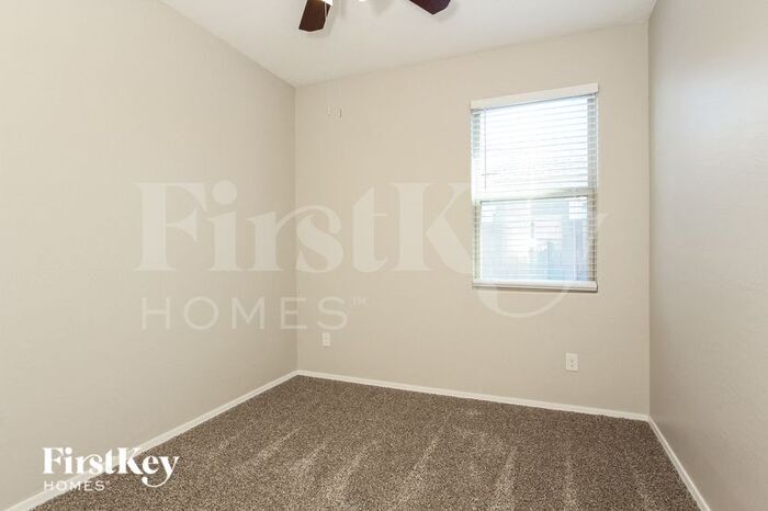Building Photo - 8492 S 256th Dr