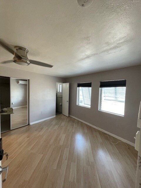 Building Photo - 1508 Dolphin St